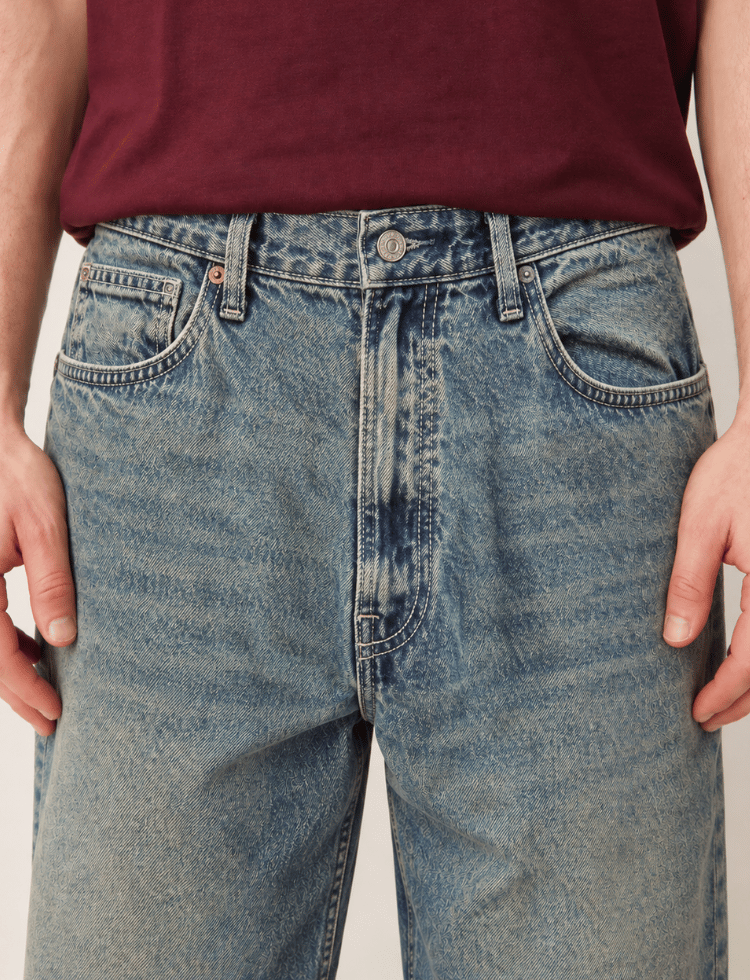 Loose Fit Wide-Leg Jeans