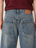 Loose Fit Wide-Leg Jeans